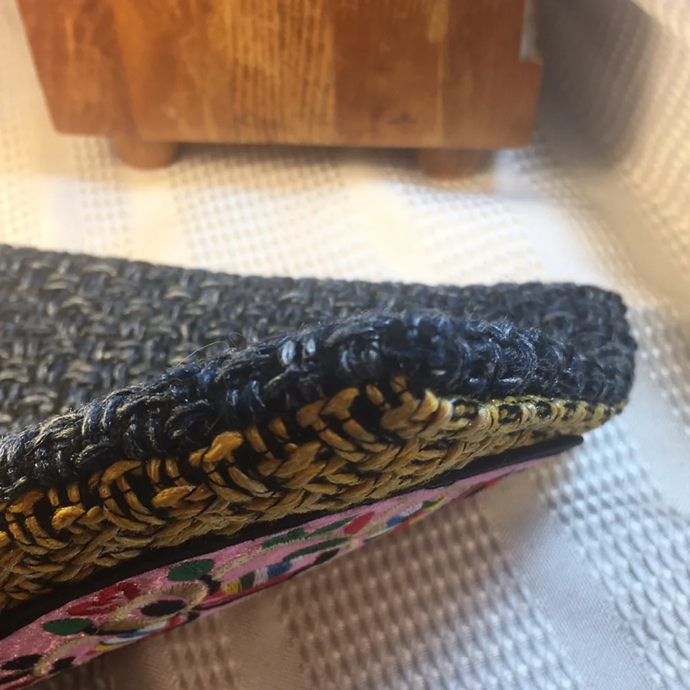 NWOT embroidered woven purse Unique/fun/practical